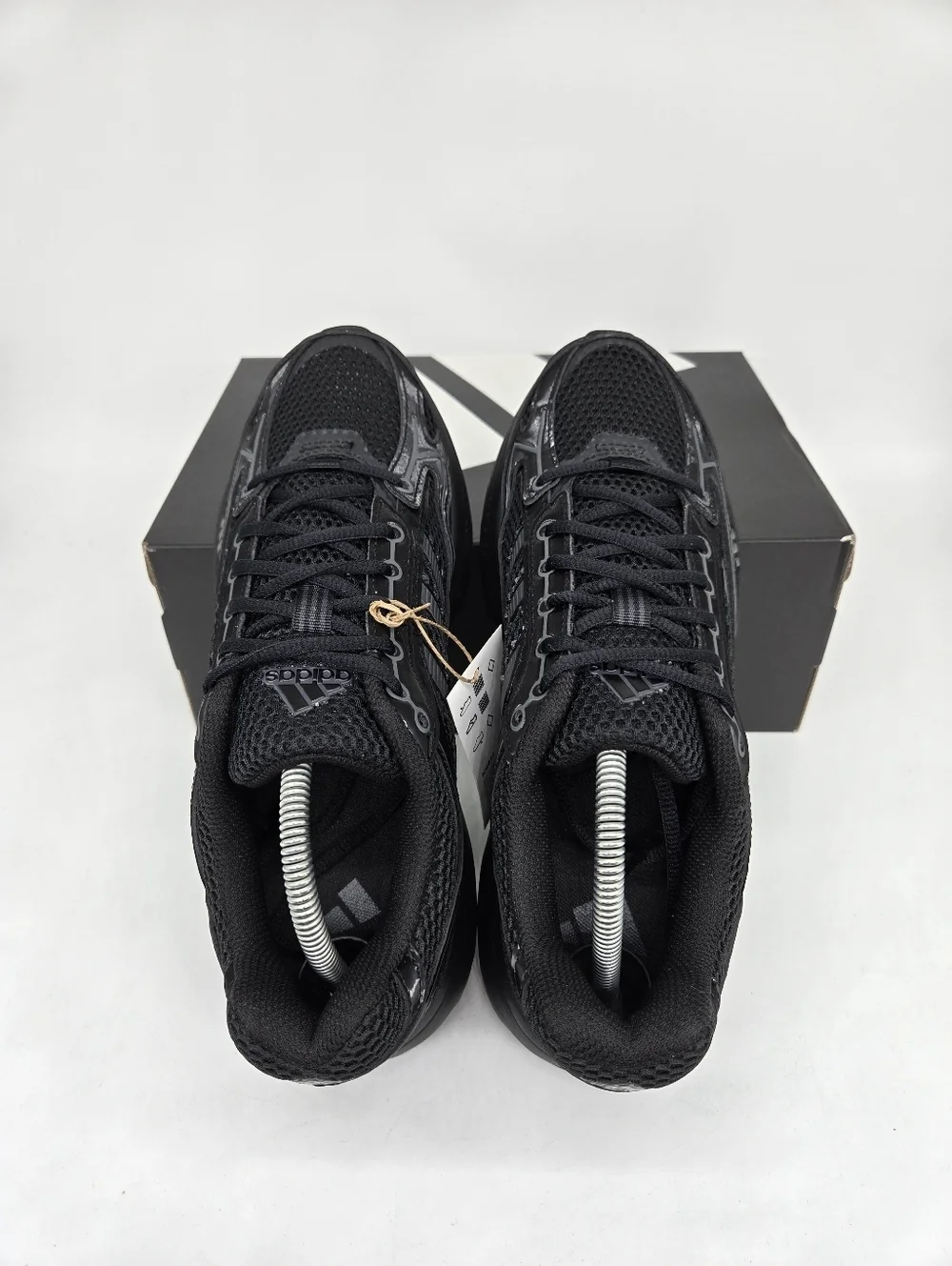 adidas Men's Spiritain 2000 Black Grey Carbon Shoes Size 9 New